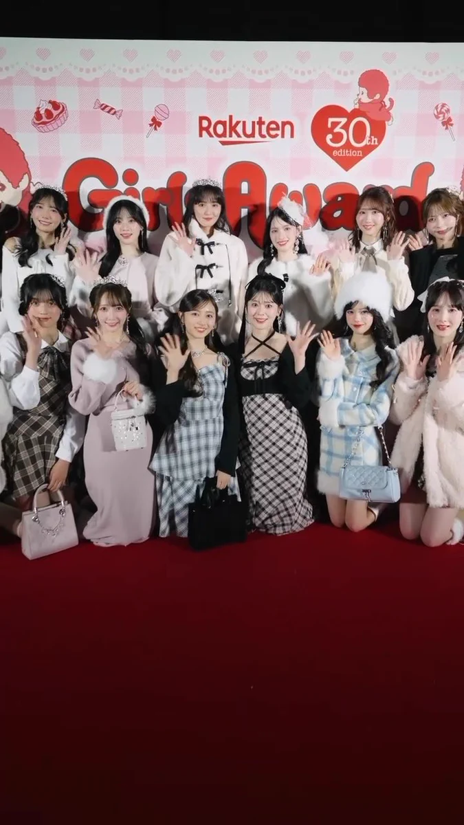 GirlsAward в X: „#ガルアワ2026AW OFFSHOT📸♥️ ＼ evelyn STAGE