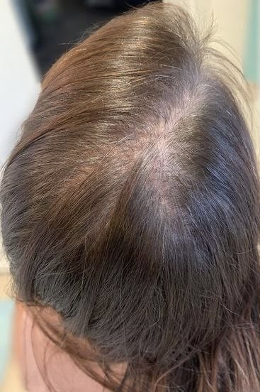 khavart199's tweet photo. To the anonymous salon receptionist who whispered this recommendation to me, I hope your coffee is always made just right ✨💅🏻
serum i reach for when my scalp needs that fresh feeling #ad 🫶👉https://t.co/SUv0IGFXZd https://t.co/X03aoinSCM