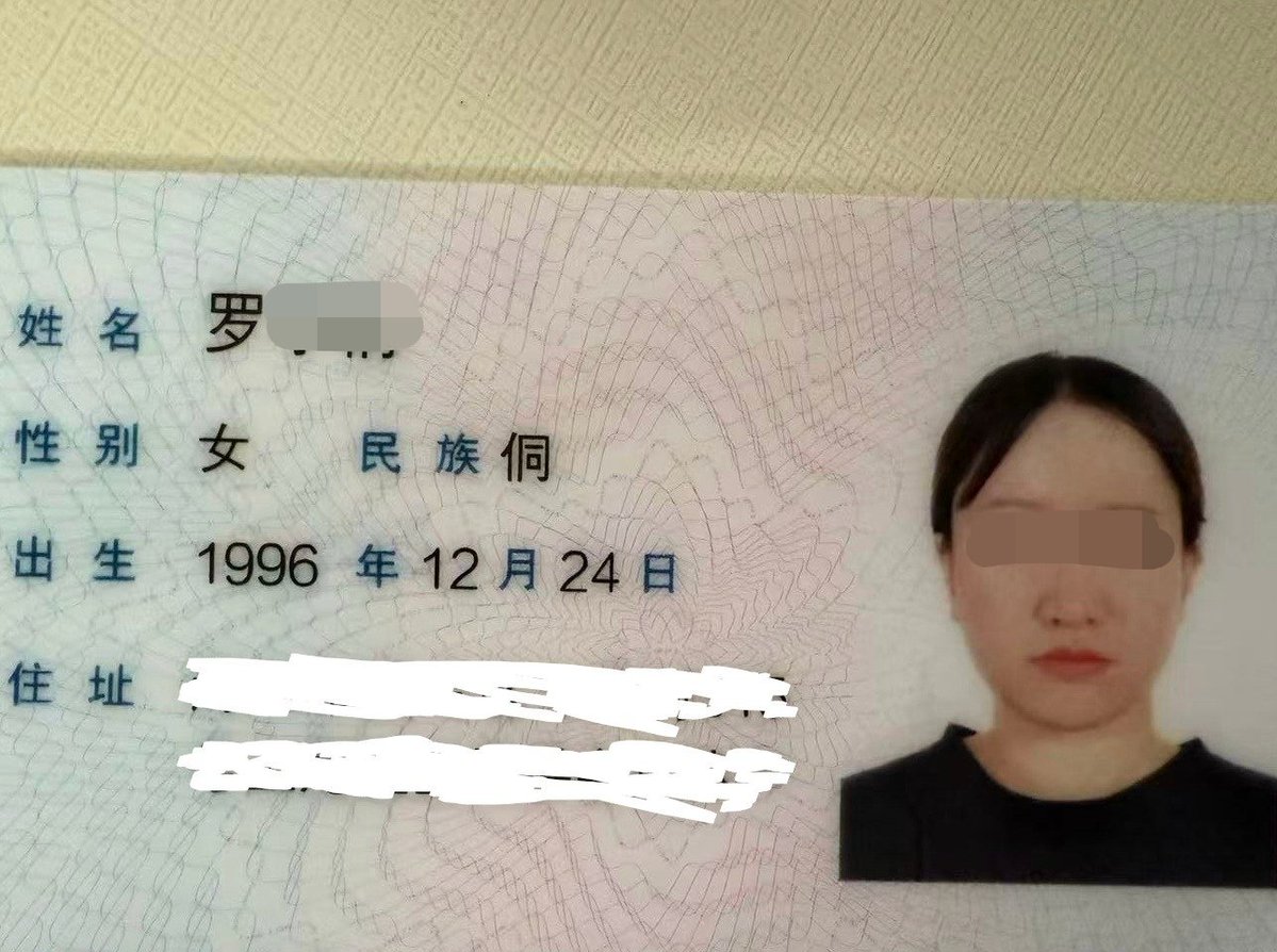 pok1426224's tweet photo. 线下认识的无脑贱货，聊了几天就认我当祖宗，发自己的犯贱骚照，还把自己绿帽老公的阳痿屌发给老子 https://t.co/MofyElYDEq
