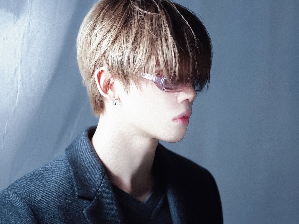 YeonEpoch_CN's tweet photo. 🔥HASHTAG PARTY2.0🔥

🎯至少 1500 评论
🎯500 转发/引用
🎯500 点赞

🍼请1️⃣点赞2️⃣转发/引用3️⃣评论, 评论格式如下：

{图2中任意一个单词}

YEONJUN MIU MIU VINYL CLUB
#YEONJUNxMiuMiu #YEONJUN
#MiuMiuSS27 @MIUMIUofficial https://t.co/I2cl2voM2S