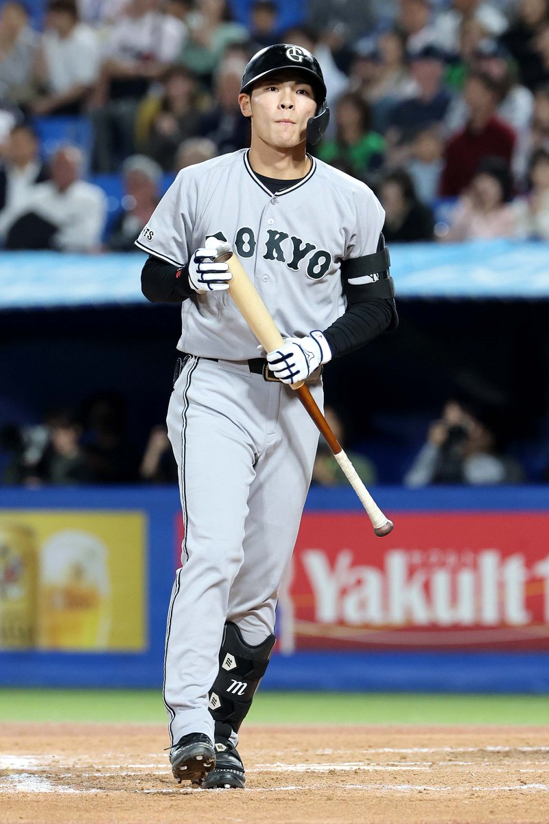 TokyoGiants's tweet photo. 【八回表】巨人 1-1 ヤクルト

二死二、三塁から #平山功太 選手が四球を選び、チャンスを広げる👍 https://t.co/JlPnBnTvjN