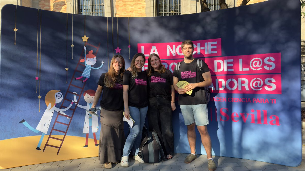 cabimer's tweet photo. 🍎 ¿Y tú, qué metabolito eres? En nuestro taller de la #NocheInvestigadores de Sevilla, el público lo descubrió con un cuestionario gamificado y aprendió cómo la alimentación influye en el cáncer. ¡Gracias al equipo y a quienes participasteis! #NIGHTspain @FDescubre https://t.co/d7YIre4IF9