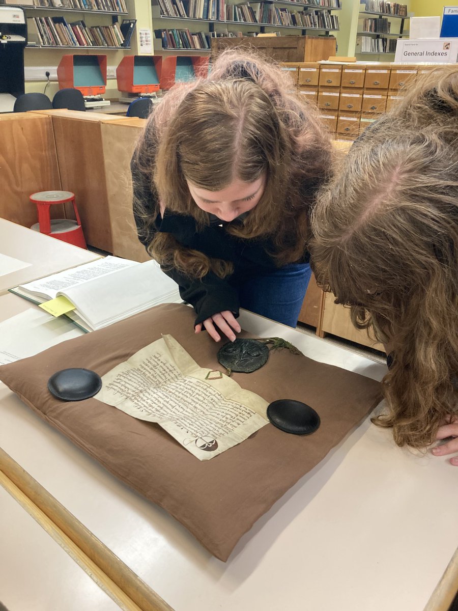 LincolnMedieval's tweet photo. Curious about the #MiddleAges? Join us on Wed 7th October @unilincoln #Postgraduate #OpenDay to find out more abour our fantastic #MA Medieval Studies! To reserve a place: https://t.co/Ketk46EXsd
We look forward to welcoming you! https://t.co/lrxX3lAhM6