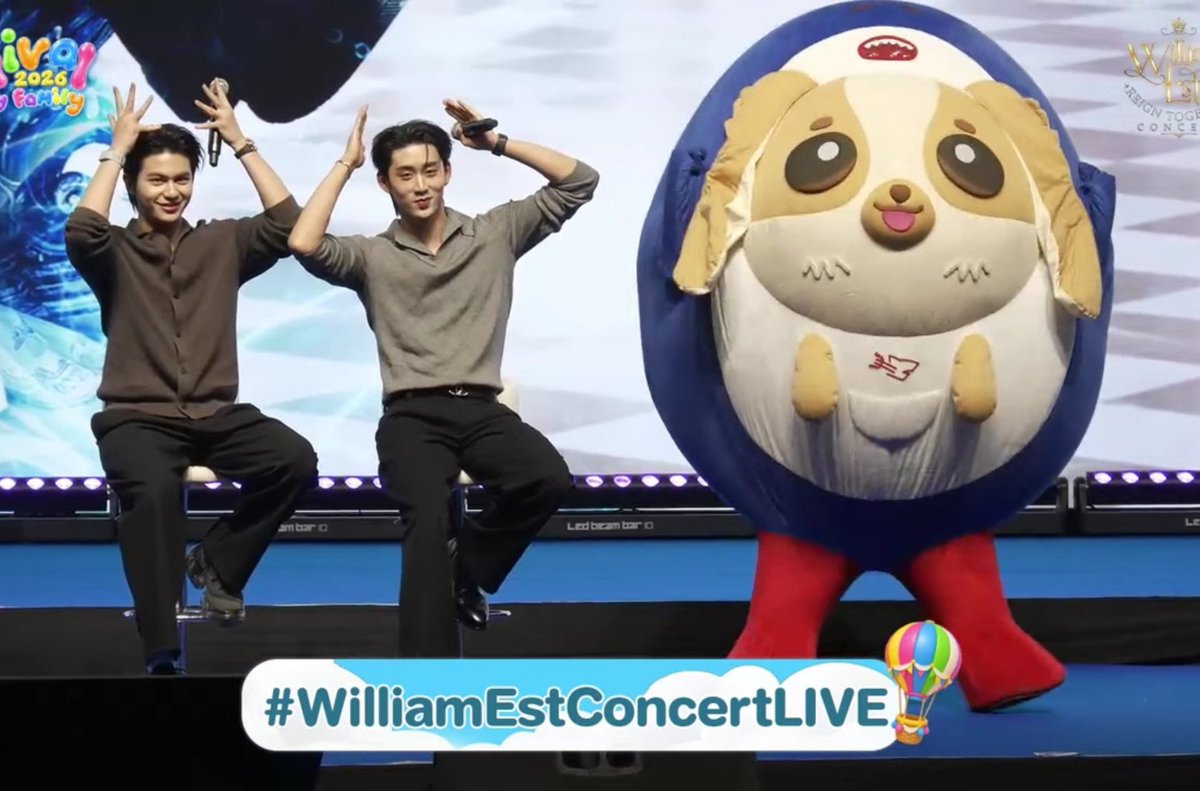smy_liamest's tweet photo. เฮ้ยยยย เวสลีย์ขายาวมากกกกกก 555555555555555555555555555

#WilliamEstConcertLIVE https://t.co/qOSN6OR69q