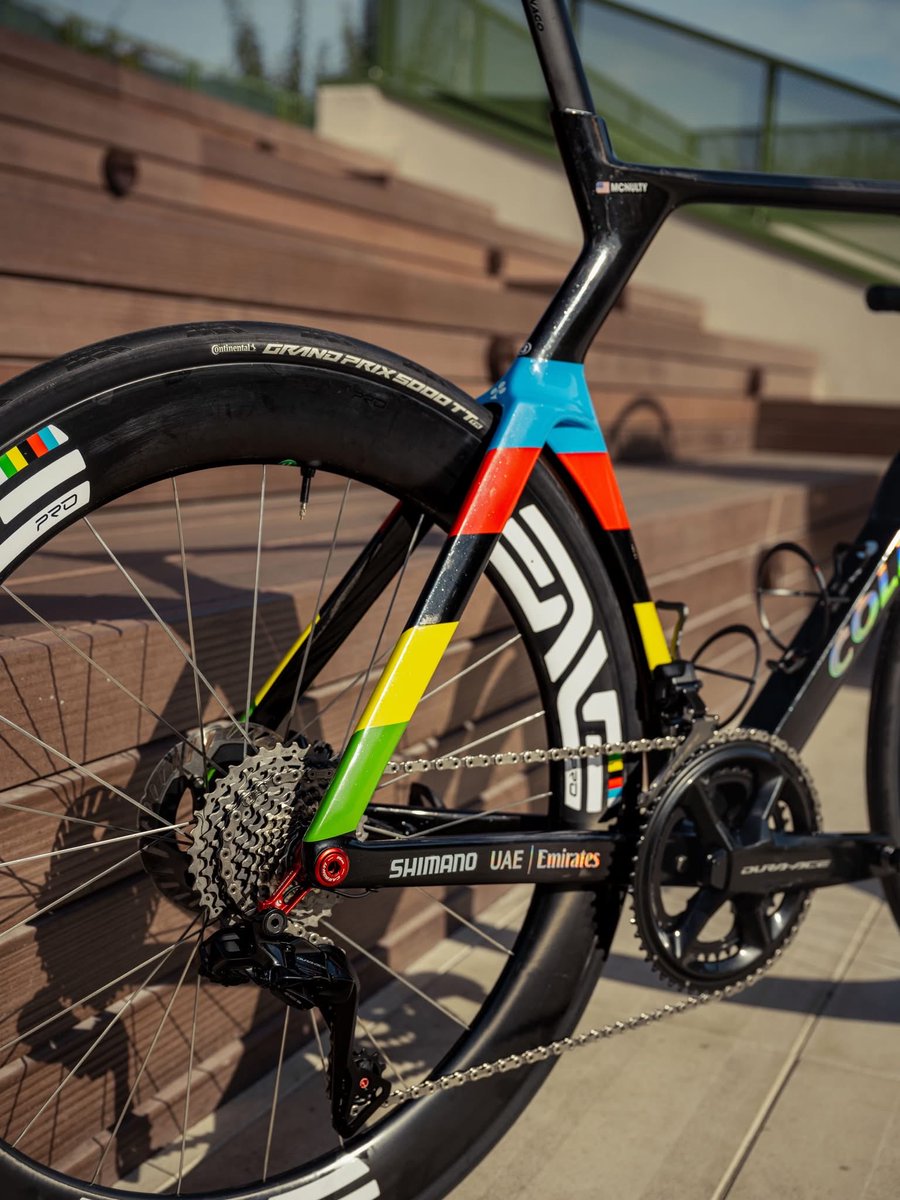 CyclingTodayEn's tweet photo. World champion’s bicycle, beautiful right? https://t.co/ZIh7mieoLJ