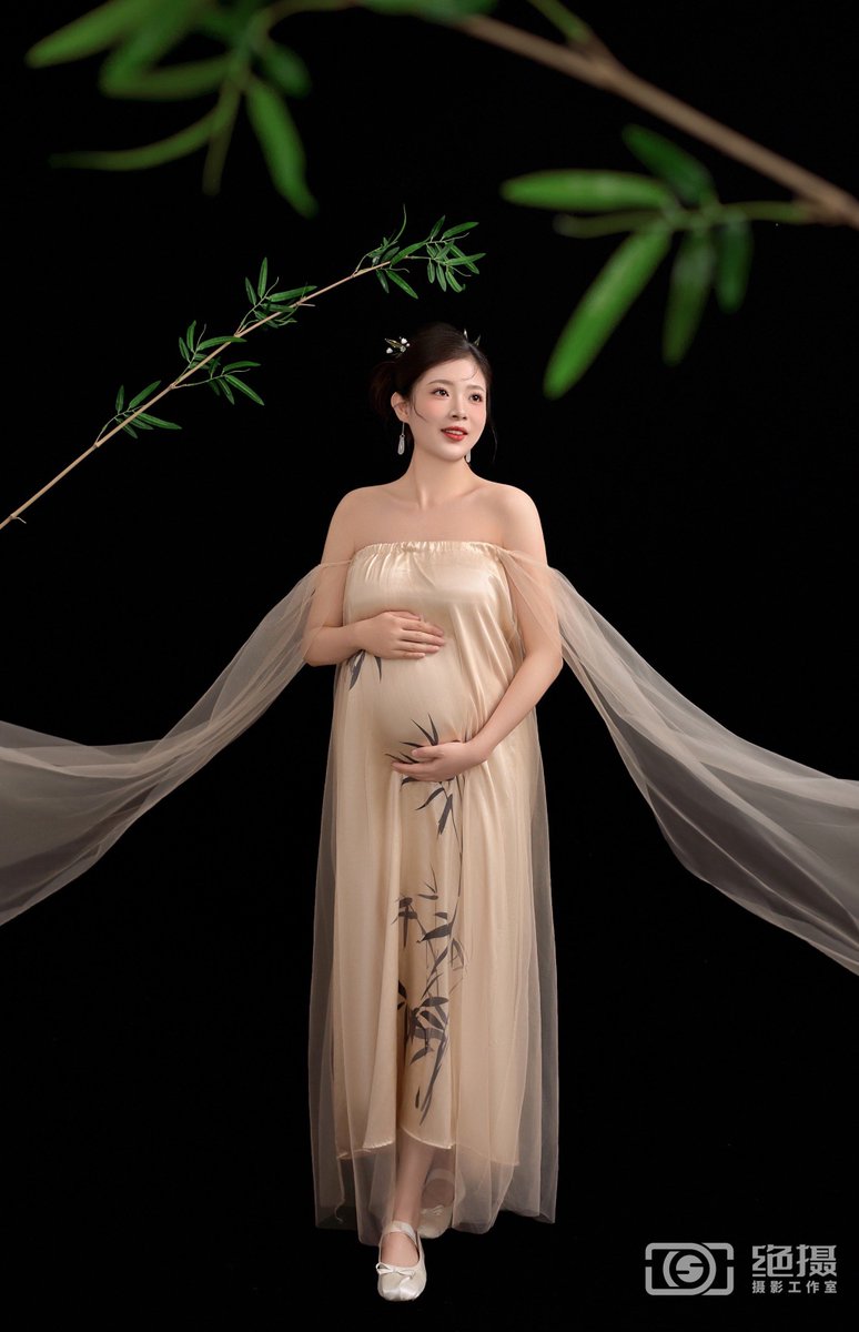 RavenMarsh6om0's tweet photo. Hey, let's chat—though I'm a bit 沮 (gloomy), but 狄 (Di) on my mind, 妊 (pregnant) me with hope, 角 (angle) of life I see, feeling 偬 (drowsy) but warm. https://t.co/Lg9XL3jmv8