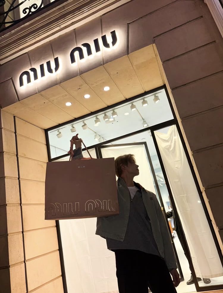 moaazzzn's tweet photo. @allaboutyeonjun #YEONJUNxMiuMiu #YEONJUN
#MiuMiuSS27 @MIUMIUofficial 

Grateful https://t.co/XncVjNJkG1