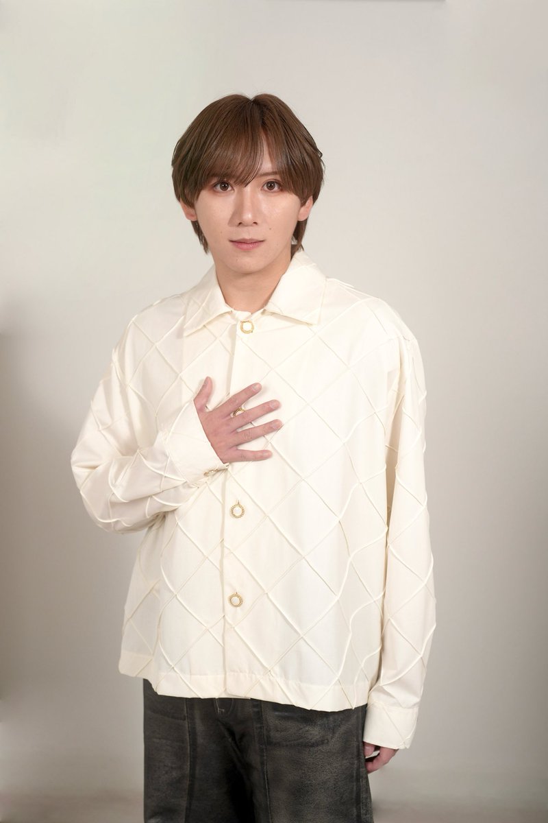 disposable_cast's tweet photo. 💎イシッコ・ロー（日替わりゲスト11/29 鈴木遥太）
盗賊団を率いる男。粗野だがなぜか憎めない性格をしている。モアゴールドに頼まれ、《美しいもの》を各地から収集——もとい、盗んで回っている。
#朗読劇宝石少年

詳細HP https://t.co/vA8S5iDpgb https://t.co/mt5Kc2qu3T