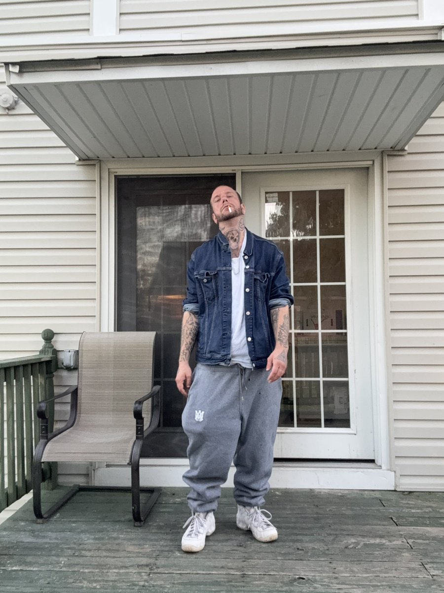 theregosway's tweet photo. Every thang ain Hit I am Hit do you like my Outfit I’m not rey go sit I mean do another bid don’t call me no dummy my name ain sid yall rapping about shit I did https://t.co/fnqt8NEGfi