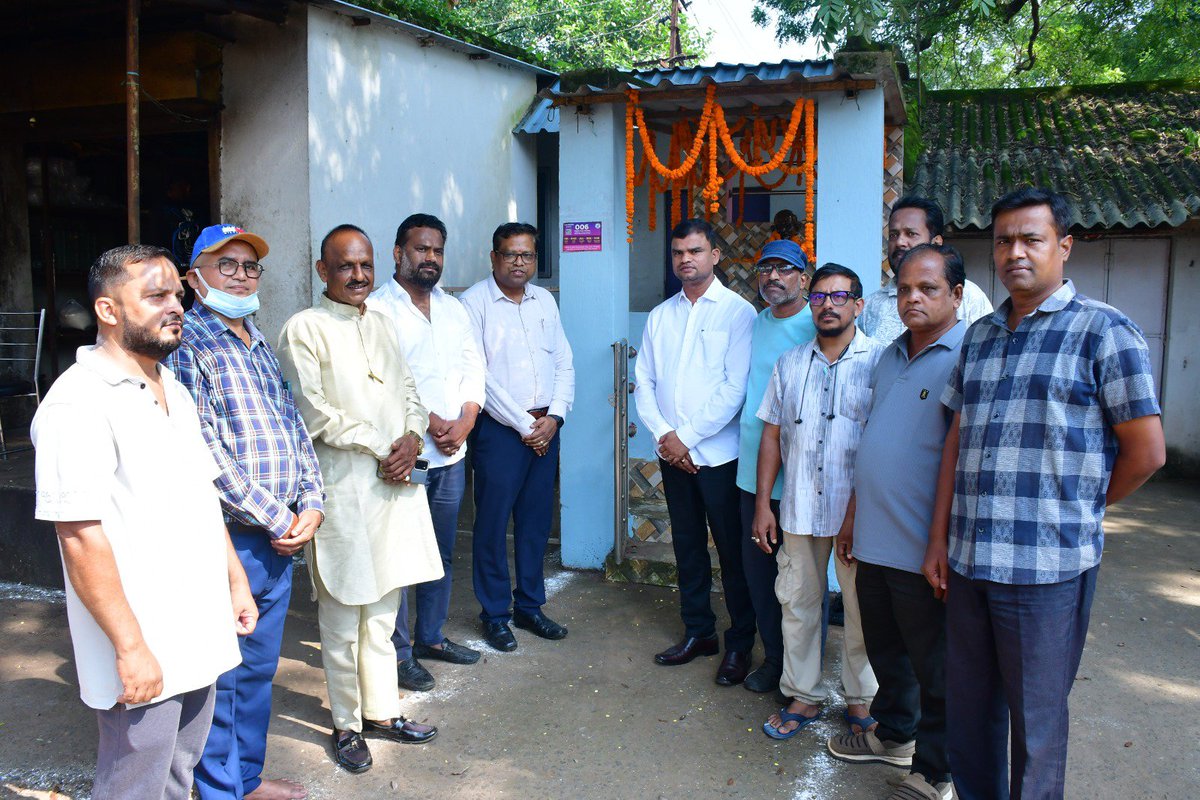 DMKhordha's tweet photo. @CMO_Odisha @IPR_Odisha ଏହି କାର୍ଯ୍ୟକ୍ରମରେ ଅଧ୍ୟକ୍ଷା-ଜିଲ୍ଲାପରିଷଦ, ଉପାଧ୍ୟକ୍ଷ - ଜିଲ୍ଲା ପରିଷଦ, ଅତିରିକ୍ତ ଜିଲ୍ଲାପାଳ,ଜିଲ୍ଲା ସୂଚନା ଓ ଲୋକ ସମ୍ପର୍କ ଅଧିକାରୀ, ବହୁ ବୁଦ୍ଧିଜୀବୀ, ମାନ୍ୟଗଣ୍ୟ ବ୍ୟକ୍ତି ବିଶେଷ, ସାମ୍ବାଦିକ, ଶିକ୍ଷକ, ଶିକ୍ଷୟିତ୍ରୀ ଓ ଛାତ୍ର ଛାତ୍ରୀ ମାନେ ଉପସ୍ଥିତ ଥିଲେ l @CMO_Odisha @IPR_Odisha https://t.co/l5aOcGMsQa