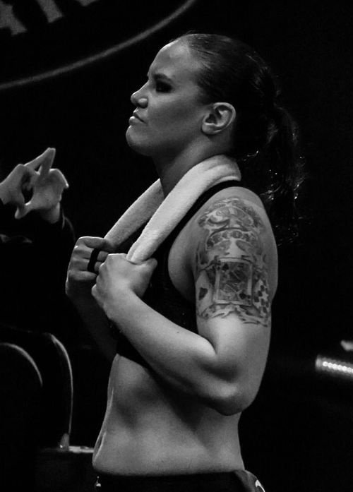 AMari552's tweet photo. Happy Friday Baszler 
Queen of Spades 👑⚔️♠️ 
@QoSBaszler https://t.co/is2Cc2U5sk