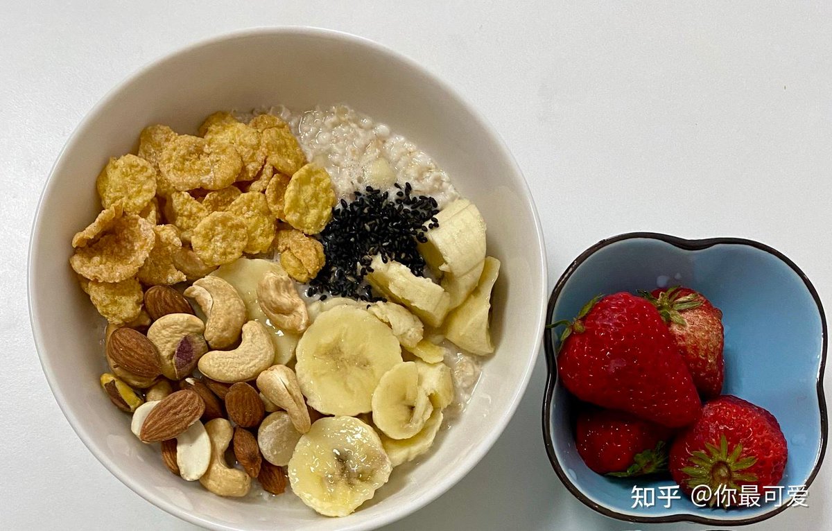 Elinaj0d's tweet photo. Prepara un batido de plátano y avena en 5 minutos: mezcla 1 plátano maduro, 1 taza de avena y 2 vasos de leche, listo! https://t.co/F7dogn1se7
