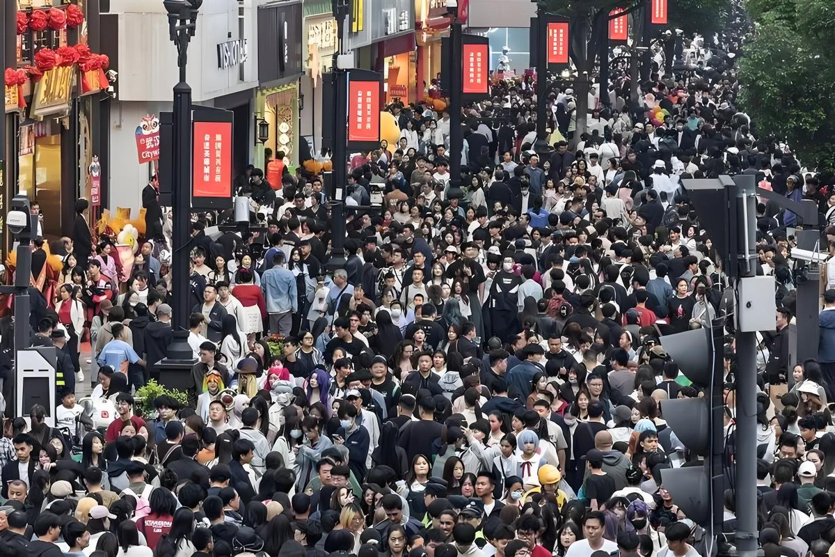 RocketChapefqy's tweet photo. [I heard the chaotic scene of "僚痈" makes people's heart beat faster, super exciting!] https://t.co/lYdYKDkQDO