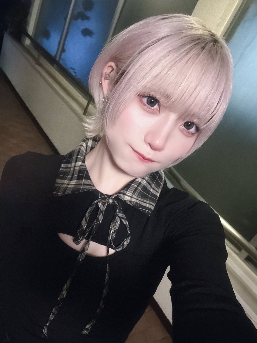 miku_Tohkei's tweet photo. ピアスバチバチ金髪ショート⚡️ https://t.co/1B5zOtUwwn