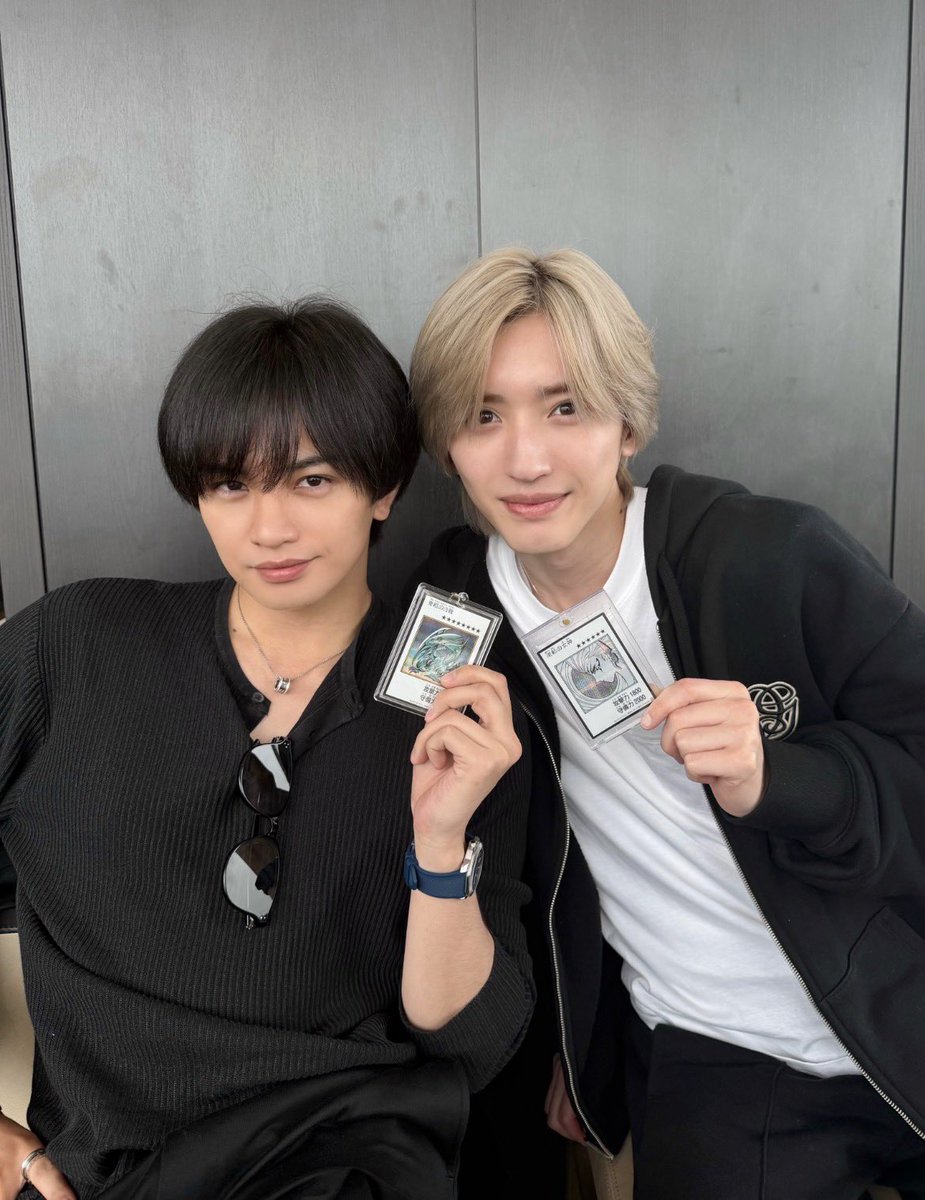 R_mimix_x's tweet photo. みっちーとケンティーでまた画面割れる https://t.co/jhGuluCV5N