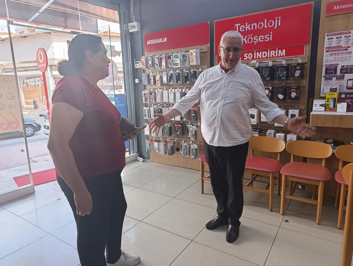 MHPSeyhanKACEP's tweet photo. İlçe Başkanımız Sayın Turgut Bağdağı, esnaf ziyaretleri kapsamında Vodafone işletme sahibi Adem Gün Bey’i işyerinde ziyaret etti.
Misafirperverlikleri ve samimi sohbetleri için Adem Gün Bey’e teşekkür ediyor; hayırlı işler ve bereketli kazançlar diliyoruz. https://t.co/Jxz3CY0An3