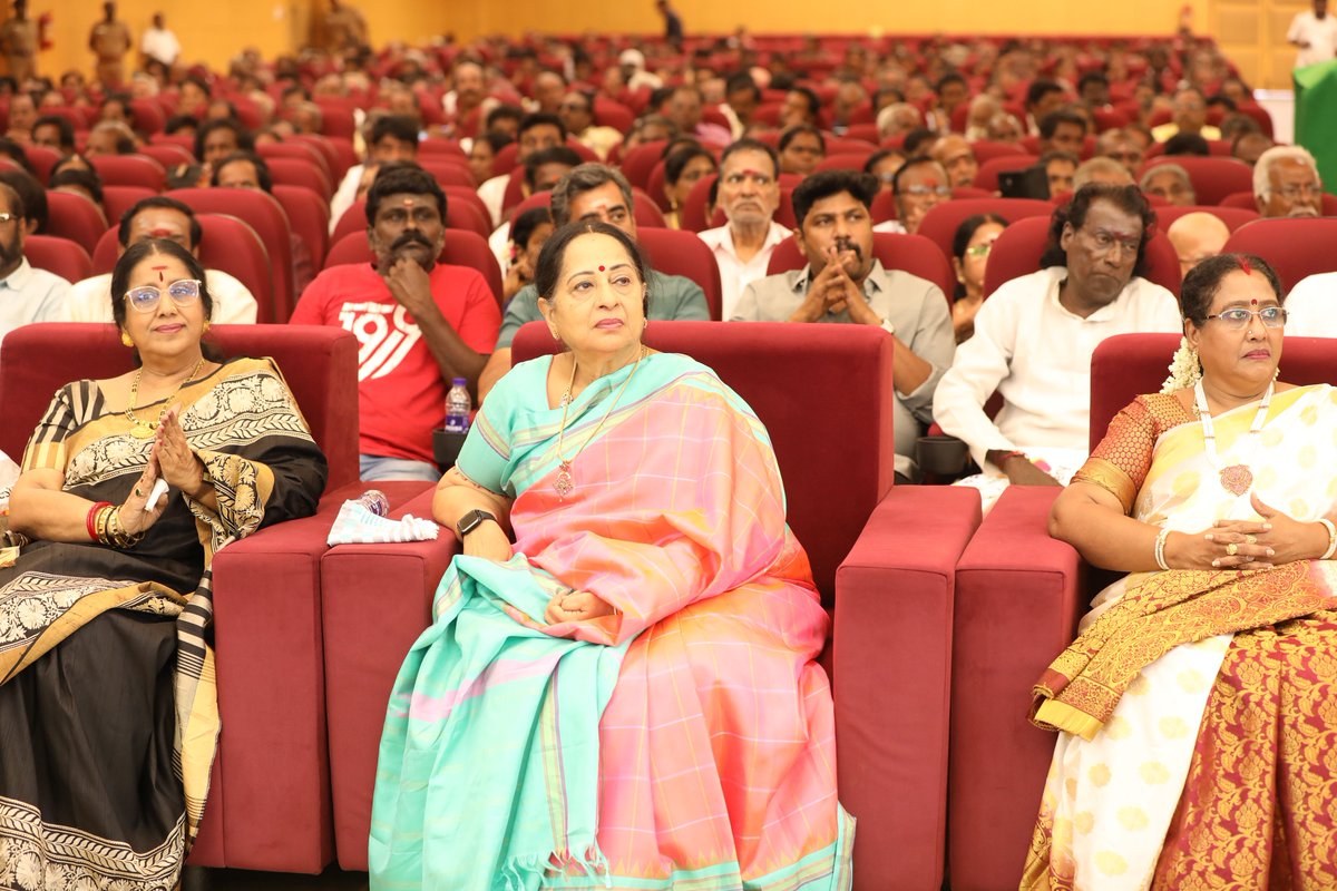 siaaprnews's tweet photo. The South Indian Artistes Association
70th Annual General Body Meeting stills!
#sriman #thamaraj #thalapathithinesh #lalithakumari
#NadigarSangam #ns #siaa
#actornasser #Vishal #Karthi #PoochiSMurugan
#karunaas
#johnsoncinepro https://t.co/kE56CnMTSs