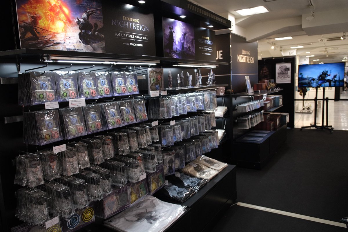 torchtorch_jp's tweet photo. 【ELDEN RING NIGHTREIGN POP UP STORE】
3日目が終了いたしました。本日もたくさんのお客様にご来場いただき、心より感謝申し上げます。
店内の様子をお伝えします。『NIGHTREIGN』のみでなく、『ELDEN RING』『DARK SOULS』の商品も用意しております。
明日以降も、皆さまのお越しをお待ちしております。どうぞよろしくお願いいたします。