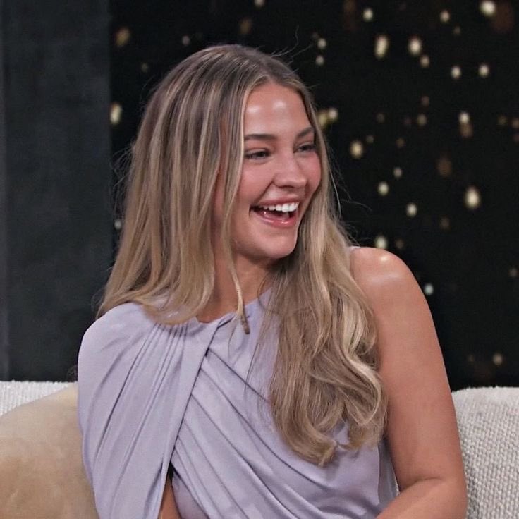 clinesbelmont's tweet photo. i love madelyn so much. she genuinely inspires me in so many little ways, from wanting to take better care of myself to wanting to be kinder, warmer and more genuine. she probably doesn’t even realize how much of a positive influence she is on me https://t.co/69LXyesfzR