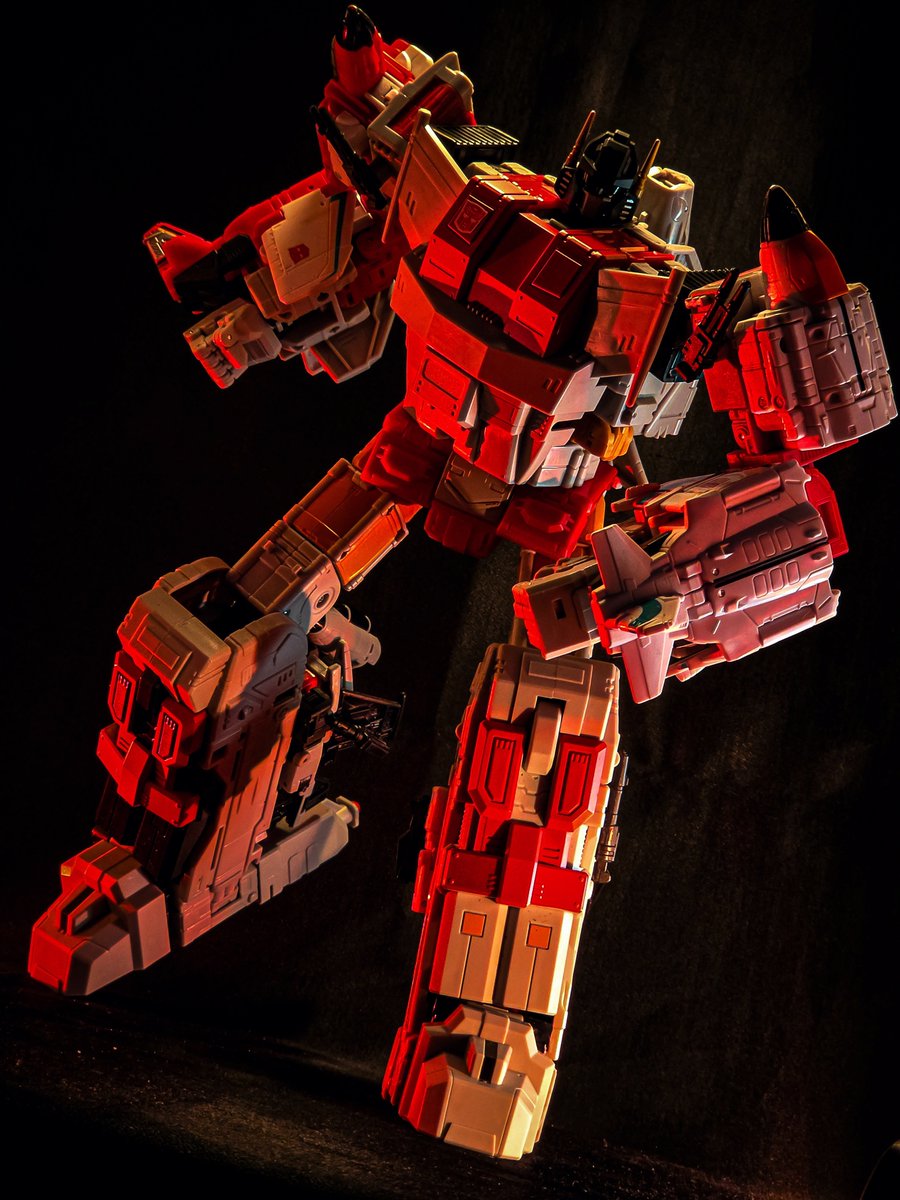 SpencerButlerVA's tweet photo. Air superiority.
#Transformers #Toyphotography #Actionfigurephotography #AgeofthePrimes #Superion https://t.co/UaOItTNfYO