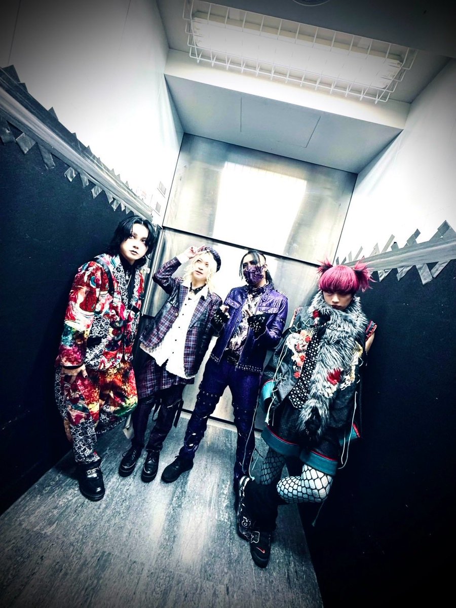 hayato_codomo's tweet photo. VASALA FEST.お疲れした!!
今年に入ってから個人的に対ﾊﾞﾝやﾌｪｽを演者として心から楽しめています。素晴らしい機会をありがとうございます。
一緒に音楽してくれた皆もありがとうございました。
僕らの音楽が刺さっちまった方、是非これからもよろしくお願いしますね!! https://t.co/MkMDh7E2pF