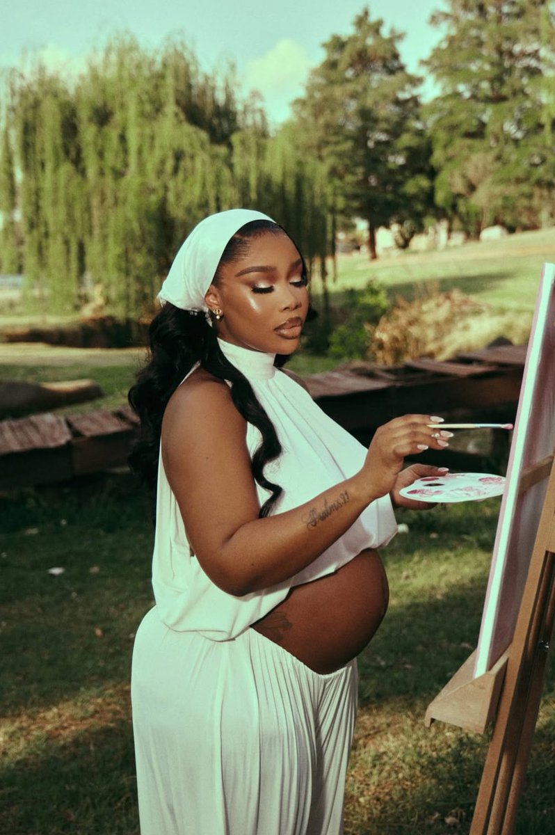 AdvKindness's tweet photo. Sithelo Shozi is pregnant again. Nzalabantu! 🥹❤️ https://t.co/efYPYpiljA