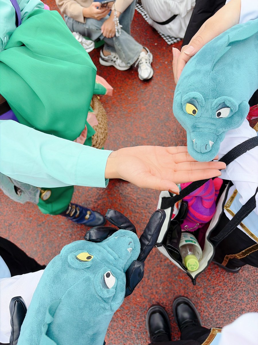 mu_pi7's tweet photo. 27日🏰にいました~✨️

様子のおかしいｵｸﾀ+🧜‍♀️で楽しんでた！
ありえんほど楽しかった🥹
後半は足死んでてまじで申し訳なかったという気持ちしかないけど楽しかったの🥲

🦈も🐙もなんなら🧜‍♀️も様子がおかしかったの🥲
🐬だけまともだったの偉いよね🥹 https://t.co/UgkzfaH4Q8