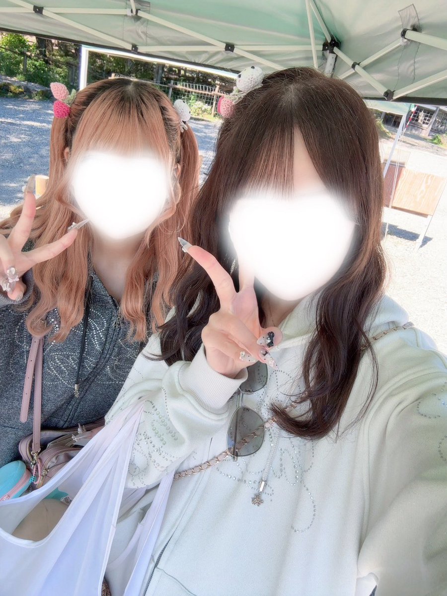 _O_w_O__b's tweet photo. はじめて魚釣った！どう森の住人の気持ちになれた🎣🎣♡ https://t.co/frdTxLsgzT