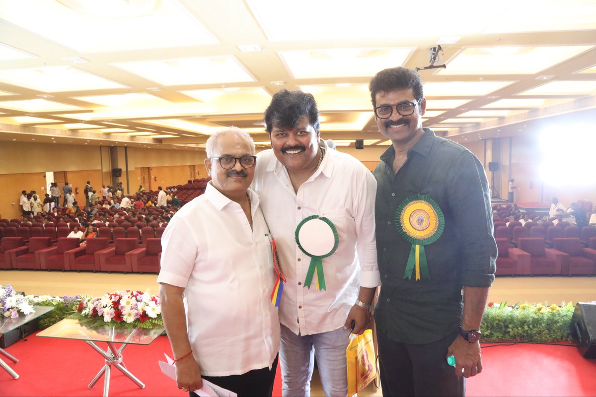 siaaprnews's tweet photo. The South Indian Artistes Association
70th Annual General Body Meeting stills!
VP #PoochiSMurugan #sriman #premkumar
#NadigarSangam #ns #siaa
#actornasser #Vishal #Karthi
#karunaas
#johnsoncinepro https://t.co/TA6mWJHuSD