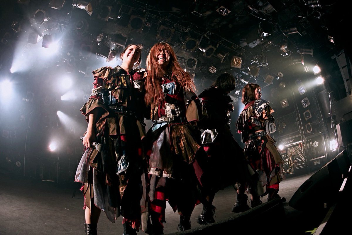 kaiju_by_me's tweet photo. 四志決盟 thank you!!
カイジューバイミーと出逢ってくれたあなたへ
━━━━━━━━━━━━━━━━━━━━━
9/29「四志決盟 -鐘鳴-」に来てくれてありがとうございました！
初めてカイジューバイミーワンマンライブに参加してくれたみんなに、聞きたいことが3つあります🎸

ご回答いただいた方全員に、お礼の気持ちを込めて、メンバーとチェキ撮影ができる【チェキピック1枚】をプレゼント📸
（物販ブースにてお渡しします）

※チェキピックは年内使用可能です。
※年内に近畿・中部・九州・東北への遠征を予定しています。
──────────────
〈３つの質問はこちら〉
https://t.co/RyGtFQ5h1C