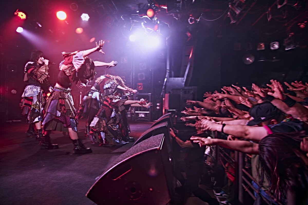 kaiju_by_me's tweet photo. 四志決盟 thank you!!
カイジューバイミーと出逢ってくれたあなたへ
━━━━━━━━━━━━━━━━━━━━━
9/29「四志決盟 -鐘鳴-」に来てくれてありがとうございました！
初めてカイジューバイミーワンマンライブに参加してくれたみんなに、聞きたいことが3つあります🎸

ご回答いただいた方全員に、お礼の気持ちを込めて、メンバーとチェキ撮影ができる【チェキピック1枚】をプレゼント📸
（物販ブースにてお渡しします）

※チェキピックは年内使用可能です。
※年内に近畿・中部・九州・東北への遠征を予定しています。
──────────────
〈３つの質問はこちら〉
https://t.co/RyGtFQ5h1C