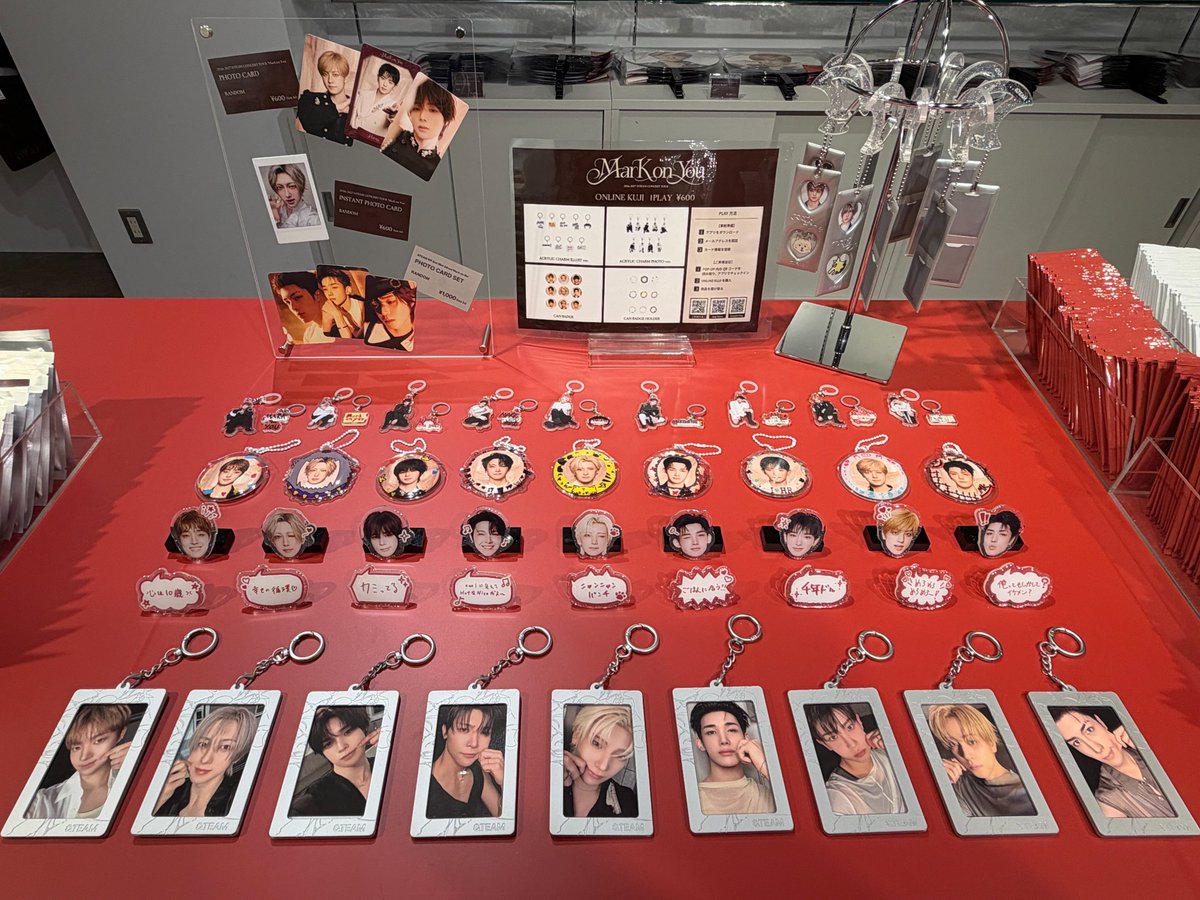 andTEAMofficial's tweet photo. 📢 2026-2027 &TEAM CONCERT TOUR 'Mark on You' POP-UP
東京・大阪にて、本日よりオープンいたしました！
ONLINE KUJIやフォトスポットなど、会場ならではのお楽しみも✨
ぜひチェックしてみてください！

ONLINE KUJIについてはこちら👉https://t.co/w3JgEBMOoo

入店予約はこちら👉https://t.co/8ezmitJxK7

#andTEAM #エンティーム
#MARK_ON_YOU
#MarkonMe
#andTEAM_MarkonMe