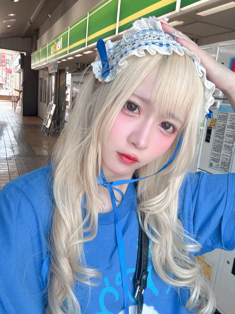 Phiria0_Eguno0_'s tweet photo. もう既に夏が恋しい^>~<^ https://t.co/vI9l9U1DDs