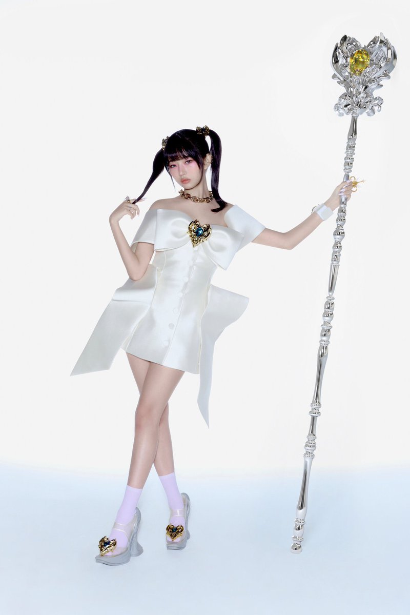 FORSUNREIS's tweet photo. miss yellow is about to save the world one more time Σ((( つ•̀ω•́)つ💥 https://t.co/UxjYaAcXZX