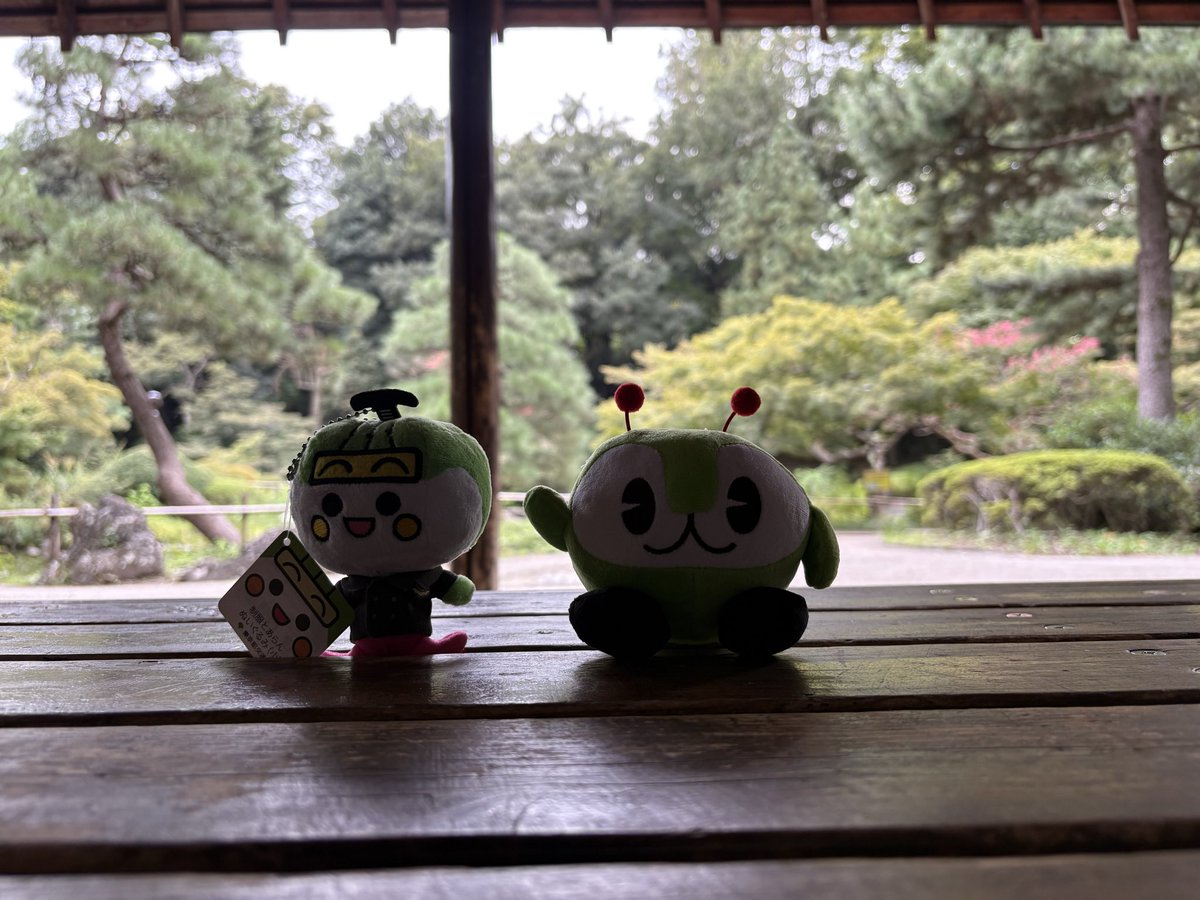 nintesina's tweet photo. すてきな庭園で！
とあらん・みんくる https://t.co/ATqZ1xulwT