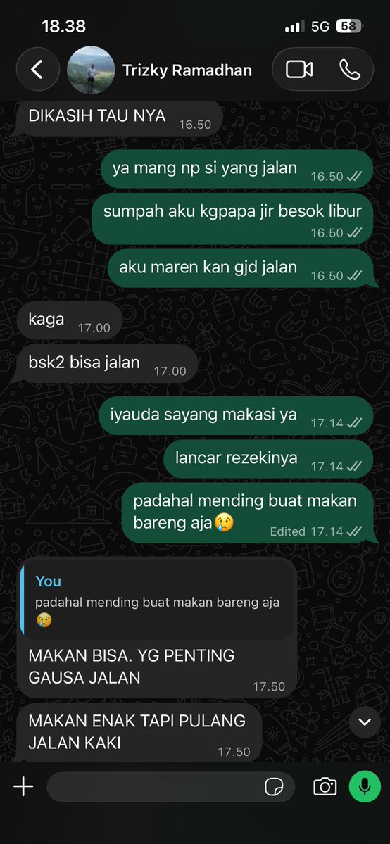 virasatque's tweet photo. aku suka jalan tp cowoku gasuka liat aku jalan💔💔💔 https://t.co/kczOWIUahC