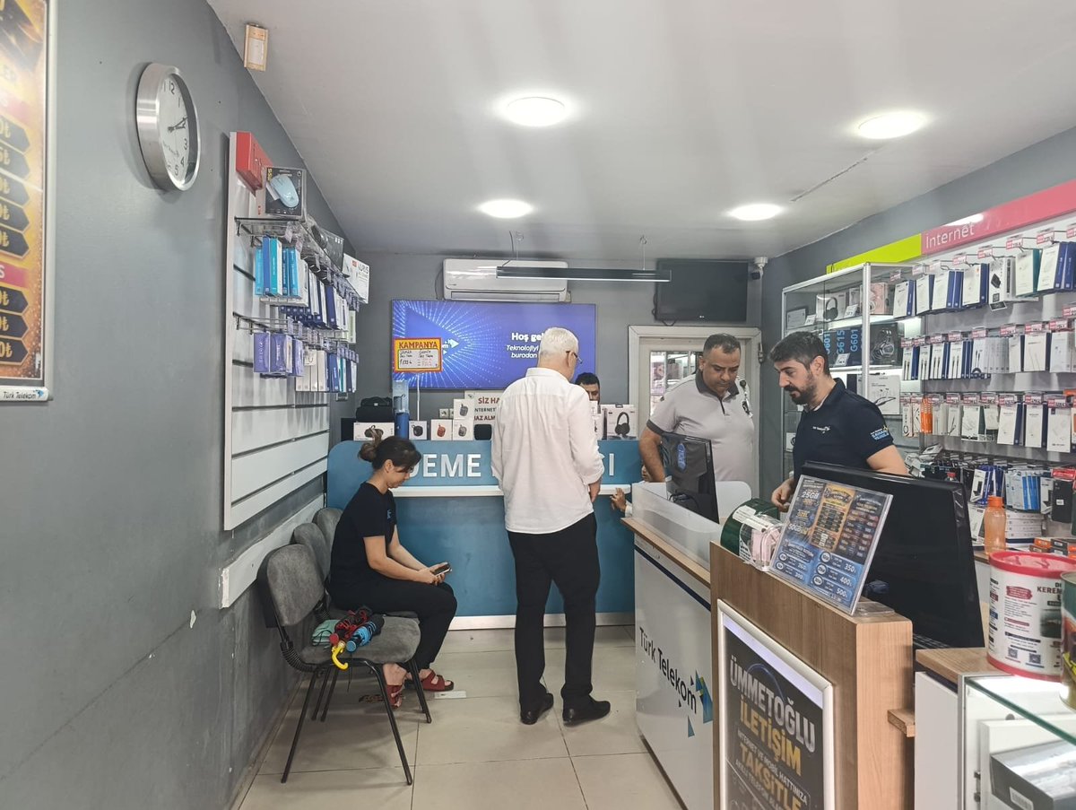 MHPSeyhanKACEP's tweet photo. İlçe Başkanımız Sayın Turgut Bağdağı, esnaf ziyaretleri kapsamında Türktelekom bayisinde görev yapan kıymetli çalışanları ziyaret etti.
Samimi sohbet ve hoş sohbet ortamında gerçekleştirilen ziyarette, çalışanlarımıza hayırlı işler ve bereketli kazançlar temennisinde bulunuldu. https://t.co/Nih5lk6gHg