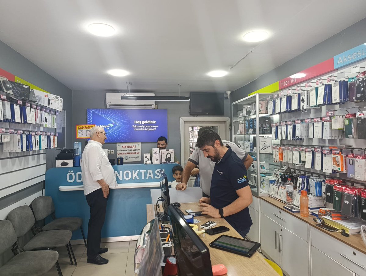MHPSeyhanKACEP's tweet photo. İlçe Başkanımız Sayın Turgut Bağdağı, esnaf ziyaretleri kapsamında Türktelekom bayisinde görev yapan kıymetli çalışanları ziyaret etti.
Samimi sohbet ve hoş sohbet ortamında gerçekleştirilen ziyarette, çalışanlarımıza hayırlı işler ve bereketli kazançlar temennisinde bulunuldu. https://t.co/Nih5lk6gHg