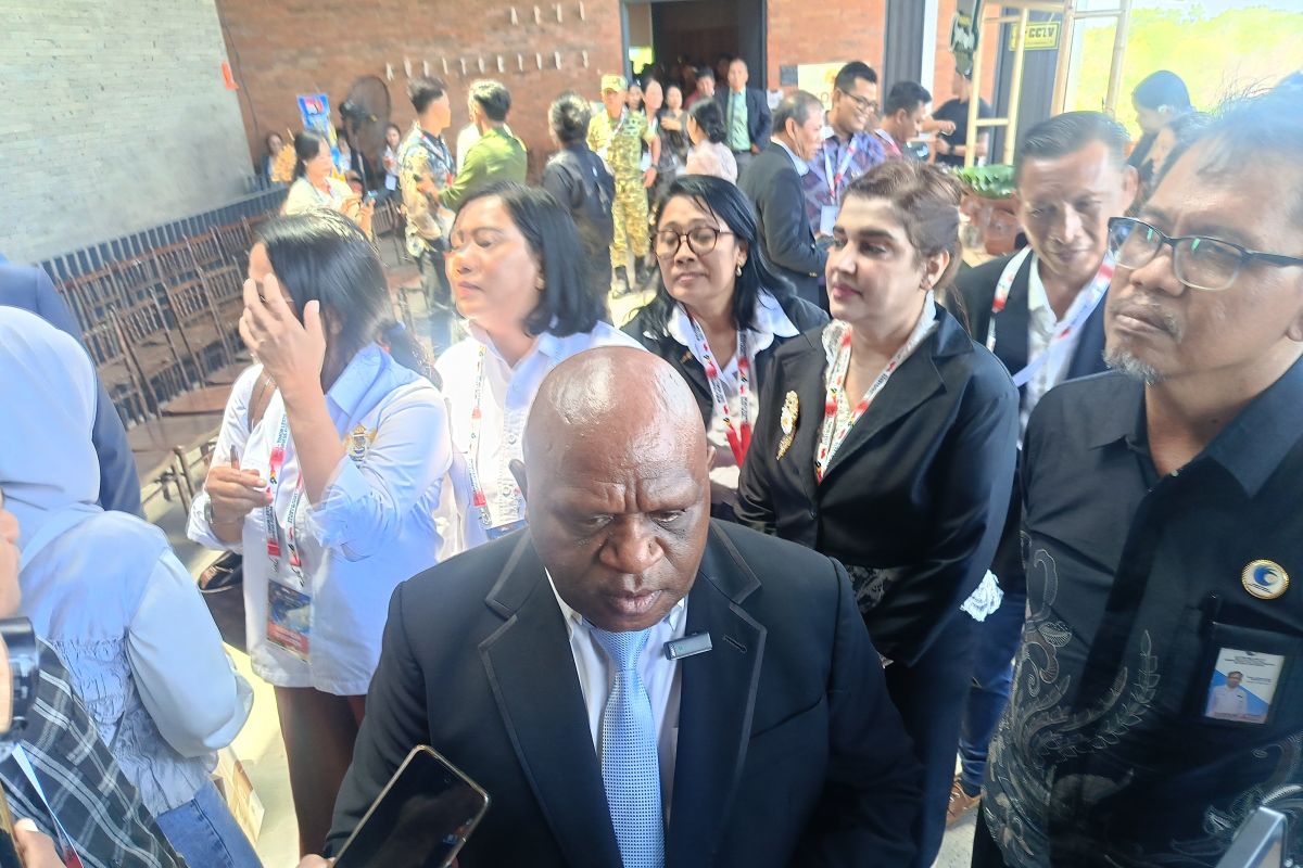 antaranews_bali's tweet photo. Menteri Pigai sebut Perpres Bisnis dan HAM tinggal tunggu teken Presiden bali.​antaranews.​com/berita/414701/menteri-pigai-sebut-perpres-bisnis-dan-ham-tinggal-tunggu-teken-presiden #Bisnis #HAM #Perpres #NataliusPigai #Pemerintahan https://t.co/yOdPyMJslR
