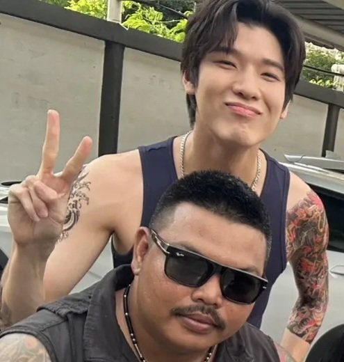 jimmoyed's tweet photo. JIMMY WITH TATTOOS I'M SALIVATING WHAT THE ACTUAL FUCKKKKK https://t.co/CdoE7bEsF7