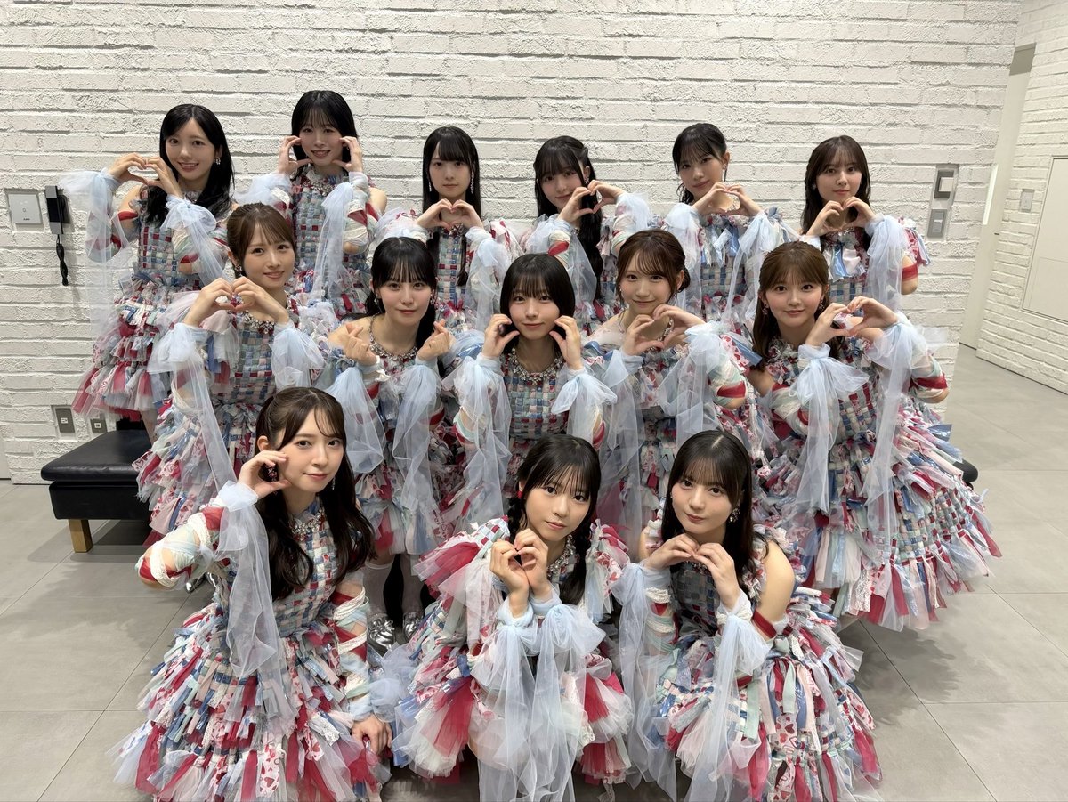 hinatazaka46's tweet photo. 本日10月2日(金)24:59～
日本テレビ系「#バズリズム02」に
#日向坂46 が出演いたします💕

新しい可愛すぎる衣装を着てパフォーマンスさせていただきます！！
どんなステージになっているのか、そして私たちのイチャイチャ可愛い姿をぜひご覧ください！！
by #正源司陽子

https://t.co/rvmkseOLPE

#日向坂46_イチャイチャ虫