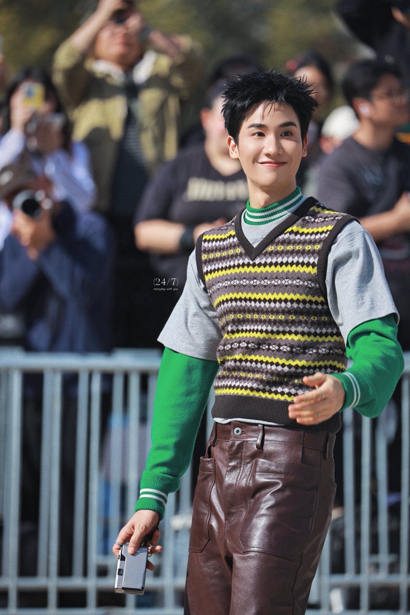 247withuuuu's tweet photo. 02/10/26

bye-bye👋🏻
nice day for me☺️

TAY FOR LOEWE SS27
#LOEWExTayTawan
#LOEWESS27
#LOEWE @LoeweOfficial 
#Tawan_V https://t.co/aKY1Iq7pOn