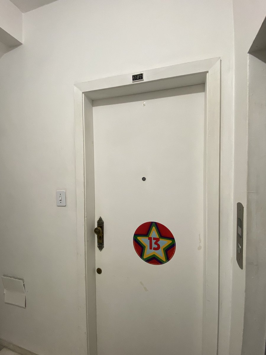 marinacedrazp's tweet photo. @TchelloLimon @RUidaWEiBrasil @1eozinho01 não tenho filha, mas tenho um filho de 5 anos. ele que colou esse adesivo na porta de nossa casa, então eu não precisava nem deixar, ele mesmo ia feliz da vida https://t.co/Q7w07KRK9Q