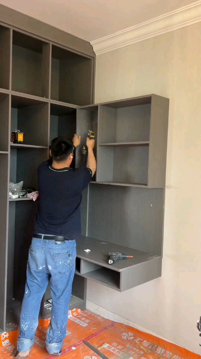 RandyPeterjieo's tweet photo. The employee we hired came to work today to help install a new shelf, and his professional skills are really impressive. https://t.co/TBYMH3SmMG