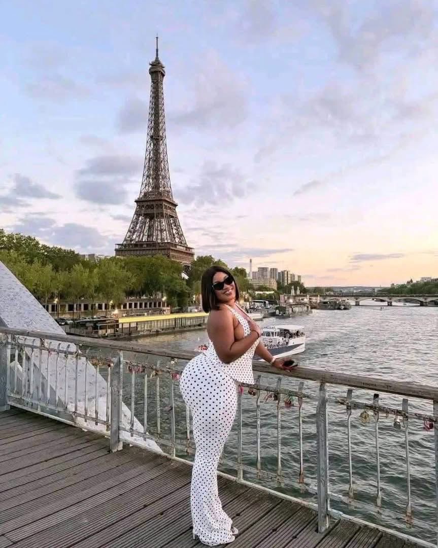 thelibinfluence's tweet photo. Popular Ivorian influencer Fatima Bakayoko has reportedly passed away following complications allegedly linked to a BBL procedure in Aba, Nigeria.
Her reported death has left many fans and followers mourning the loss. May her soul rest in perfect peace.
#TheLibIngluence https://t.co/wSpeBFsAV2