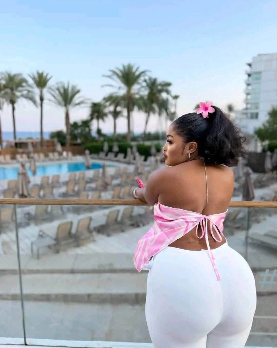 thelibinfluence's tweet photo. Popular Ivorian influencer Fatima Bakayoko has reportedly passed away following complications allegedly linked to a BBL procedure in Aba, Nigeria.
Her reported death has left many fans and followers mourning the loss. May her soul rest in perfect peace.
#TheLibIngluence https://t.co/wSpeBFsAV2