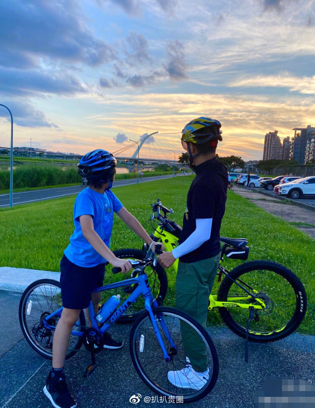 WanderCode2fpk's tweet photo. Looking forward to today: making fried seeds, pedaling a bike, and paying off debts steadily! https://t.co/1cfNdBpMu5