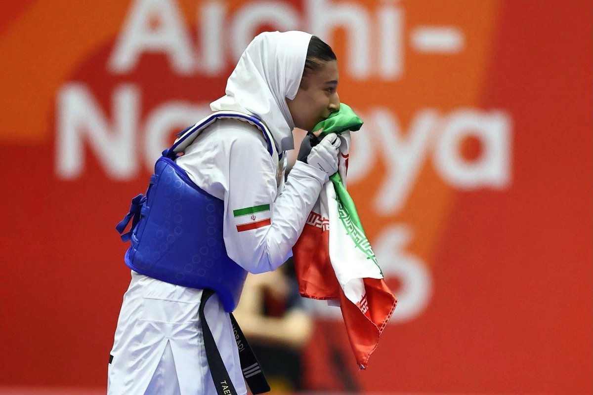 Sasan_Danesh's tweet photo. سطلیا و زن ستیزااا نفهمن؛ باز یک زن در جمهوری اسلامی مدال طلا گرفت((((: https://t.co/eooIhMizdy