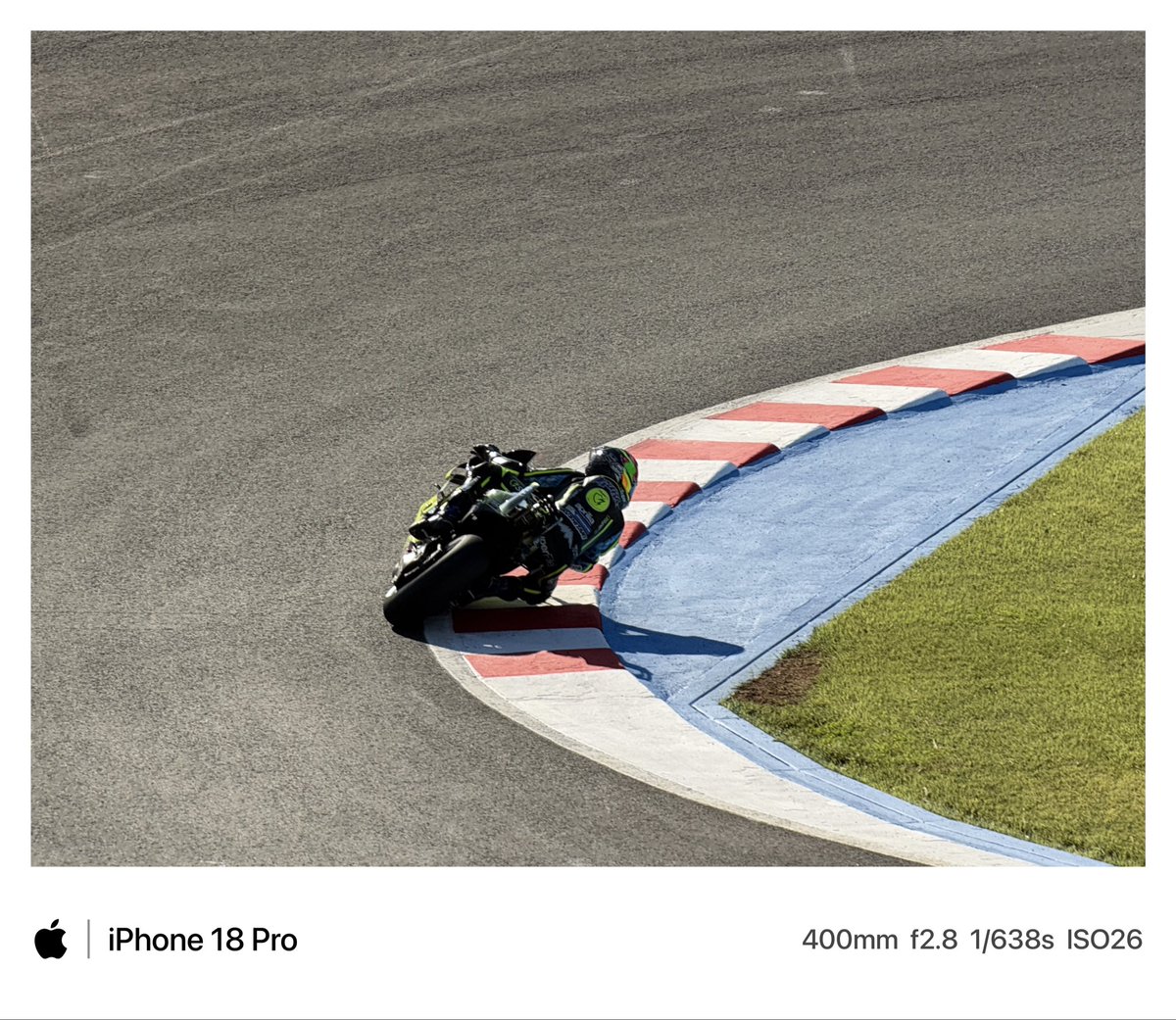 sme_dley's tweet photo. なんとかなれ〜で撮って奇跡的にブレなかった藍くんをお裾分け📷
#JapaneseGP
#MotoGP
#AiOgura
#小椋藍 https://t.co/5F9cUuMkvY