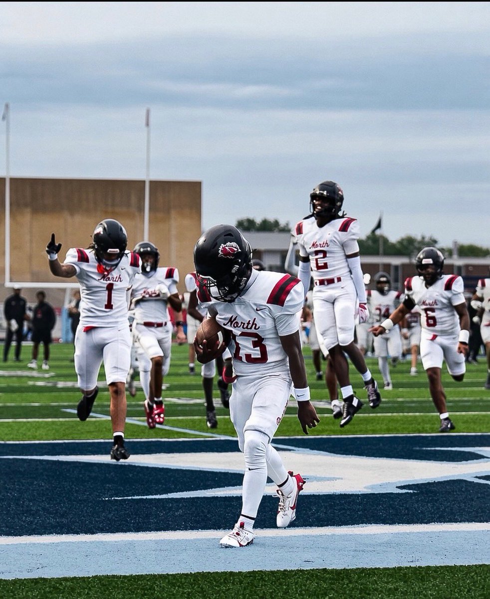 _AaronMcIntosh's tweet photo. 💥 GAME DAY!
7 PM @ Bronco Stadium
@LSNorthFootball vs. St. Joe Central
#GoTime https://t.co/GH8QYqoRPu
